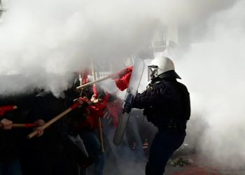 Αιματηρό το πανεκπαιδευτικό συλλαλητήριο ενάντια στην ίδρυση μη κρατικών Πανεπιστημίων