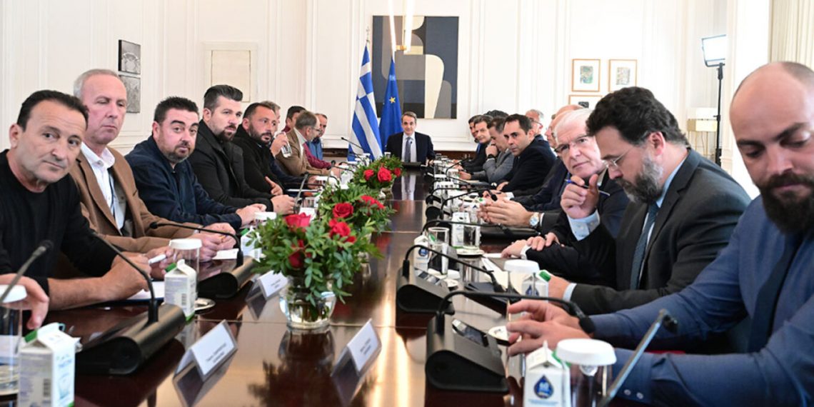 Χωρίς απαντήσεις για τα χρονοδιαγράμματα και τις αποζημιώσεις