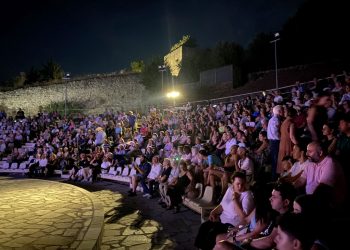 «Ένα φεγγάρι για την Έλλη» στα Τρίκαλα