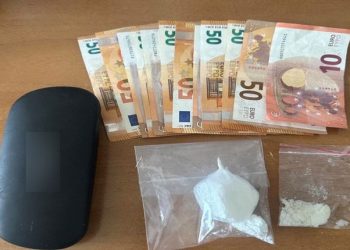 Χειροπέδες σε Τρικαλινούς για αγοραπωλησία κοκαΐνης