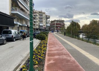 Επιτάχυνση για τον εορταστικό στολισμό των Τρικάλων