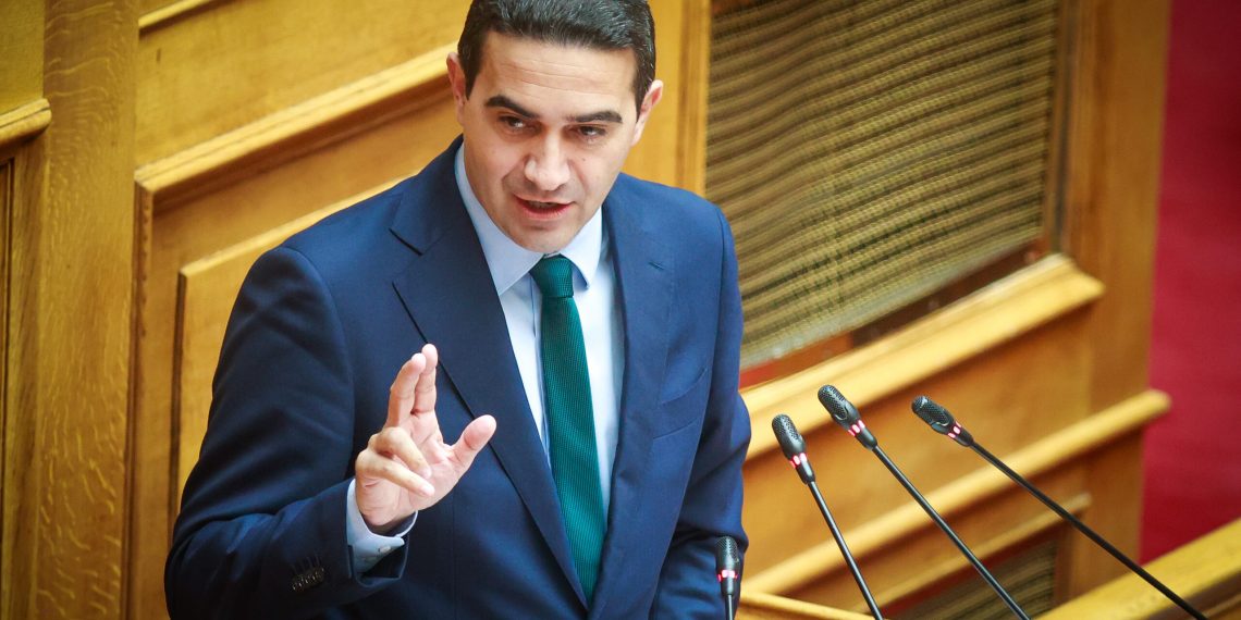 Ο Υπουργός Εθνικής Άμυνας δημιουργεί τεράστια αναταραχή στις Ένοπλες Δυνάμεις