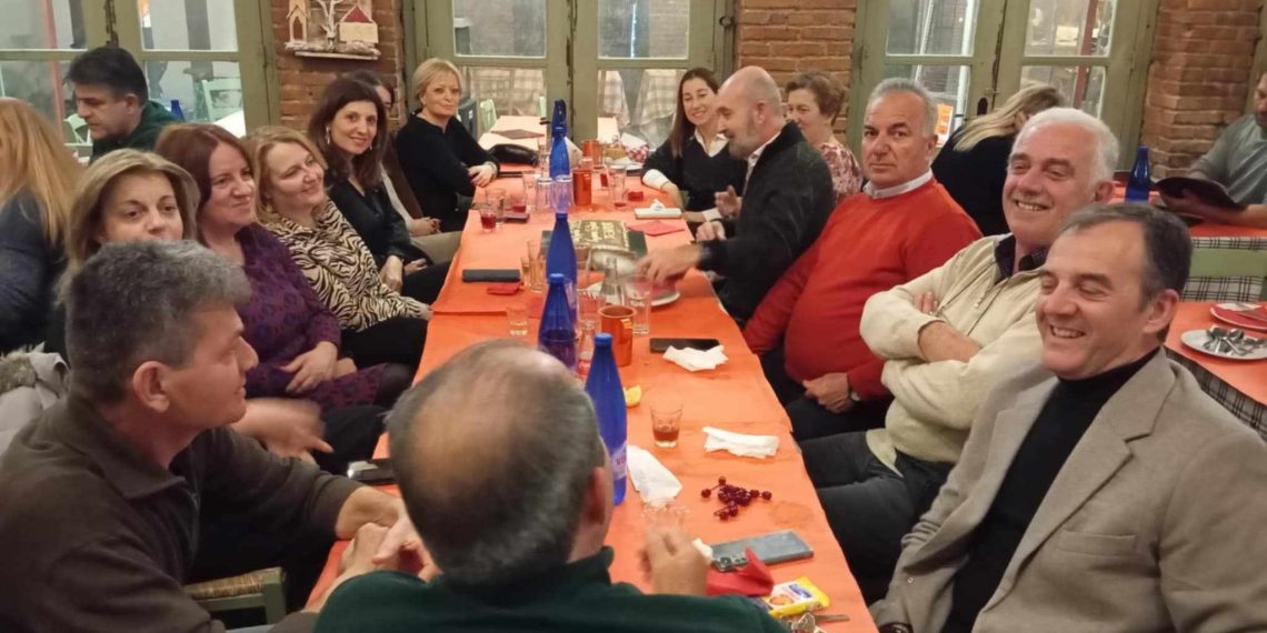 Στα «Μεζεδοκαμώματα» για την κοπή της πρωτοχρονιάτικης πίτας