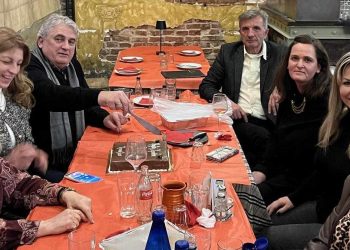 Από την σχολική έδρα στα… «Μεζεδοκαμώματα»