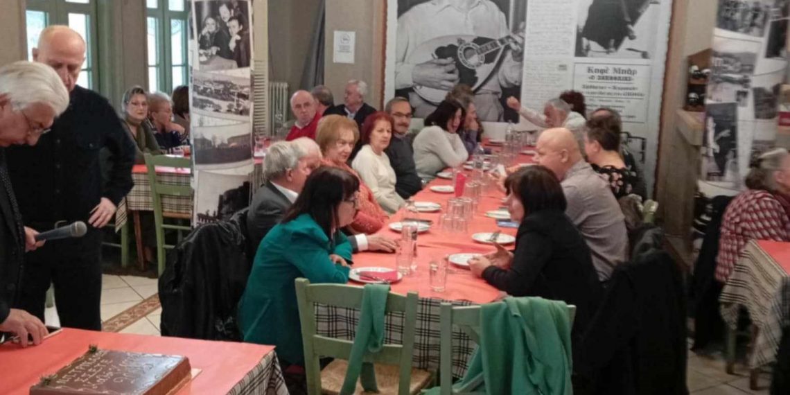 Στα «Μεζεδοκαμώματα» για την κοπή πρωτοχρονιάτικης πίτας