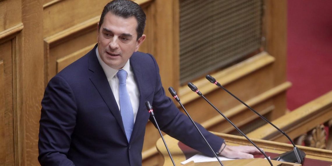 Οφείλουμε όλοι να σκύψουμε το κεφάλι στον ανείπωτο πόνο των γονιών
