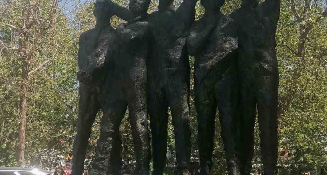 Η ΠΕΑΕΑ – ΔΣΕ τίμησε την θυσία των 5 Τρικαλινών ΕΠΟΝιτών