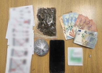 Χειροπέδες σε υπόθεση ναρκωτικών