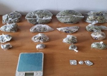 Έφοδος Αστυνομικών σε οικία