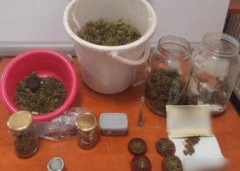 Χειροπέδες σε υπόθεση ναρκωτικών